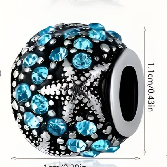 Sparkly Blue Rhinestone Starfish Themed Women's Fashion Bracelet Charm Pendant - Picture 4 of 5